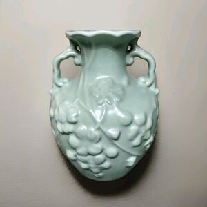 Vintage USA Haeger Pottery Light Green Double Handle Vase Flower Design NICE!